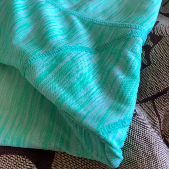 ❌SOLD❌ Reebok Workout Top - Picture 6 of 8